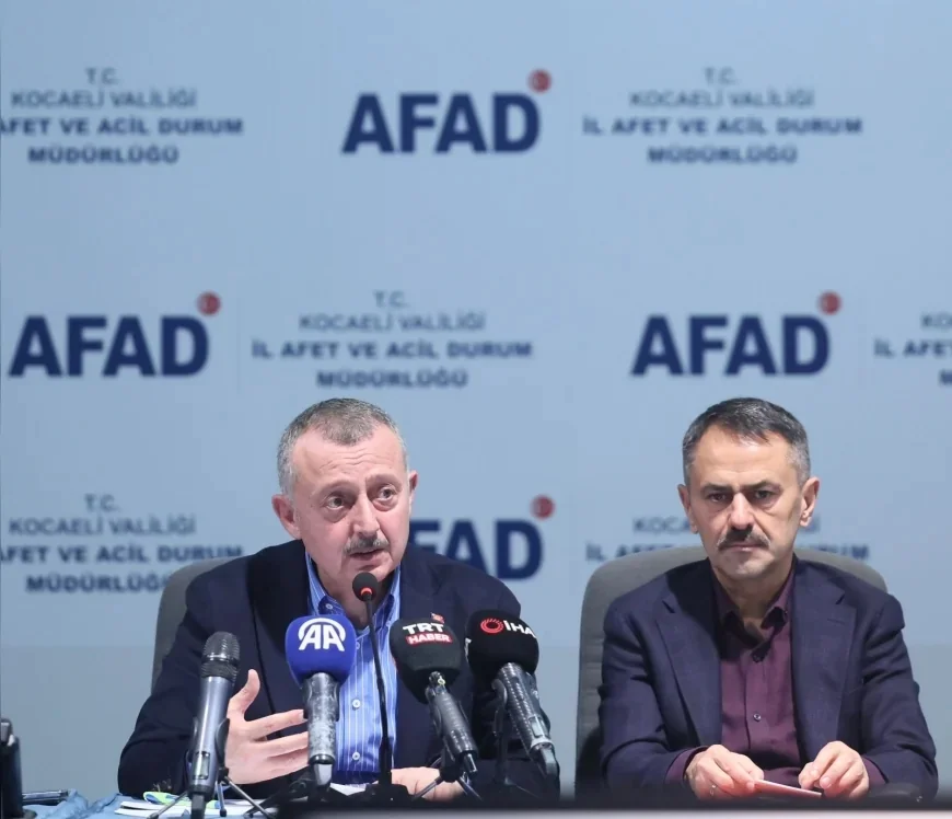 Kocaeli Büyükşehir Belediye Başkanı Tahir Büyükakın: “Afetten etkilenen hanelere 20 bin, esnafa 40 bin TL destek sağlıyoruz”