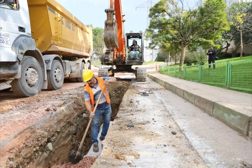 Bursa Büyükşehir Belediyesi Yıldırım’da Kış Öncesi 400 Metrelik Yeni Yağmur Suyu Hattı İnşa Ediyor
