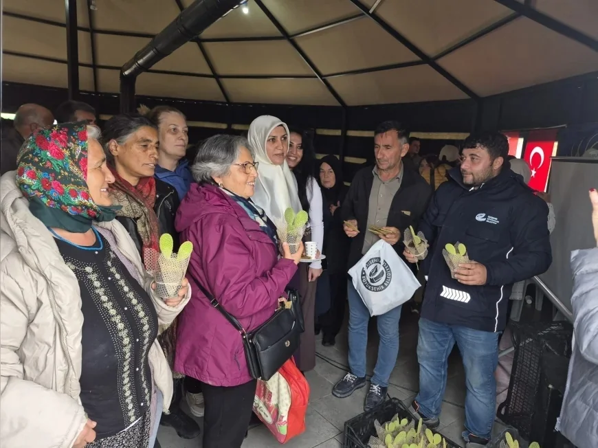Eskişehir Büyükşehir Belediyesi Seyitgazi'de Kadın Çiftçilere Katma Değerli Tarımsal Üretim Eğitimi Verdi