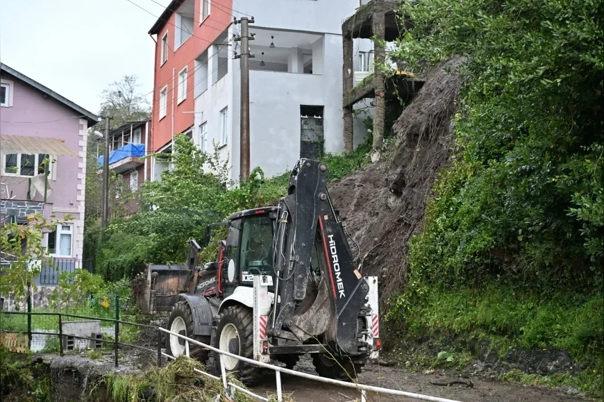 Zonguldak Kdz. Ereğli’de Şiddetli Yağış ve Fırtınaya Karşı Belediye 250 Personelle Sahada