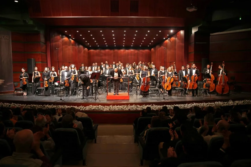 Eskişehir Büyükşehir Belediyesi Senfoni Orkestrası Glière ve Brahms’ın Eserlerini Sanatseverlerle Buluşturdu