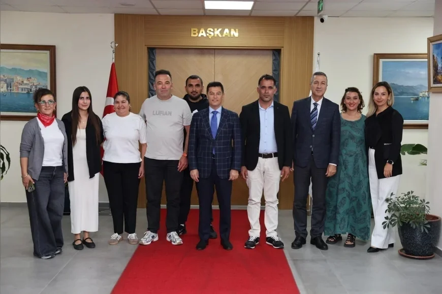 Marmaris’te Selimiye Mahallesi’nden Başkan Acar Ünlü’ye Deniz Ürünleri Festivali Teşekkürü