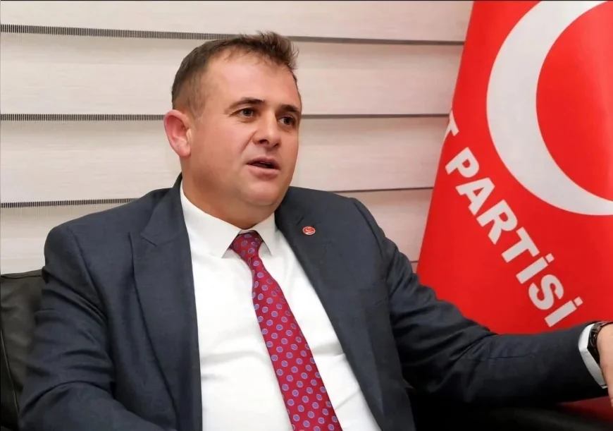 Saadet Partisi Manisa İl Başkanı Zekayi Yılmaz: “Şehirler Büyürken İnsanlar Birbirinden Uzaklaşıyor, Aidiyet Duygusu Zayıflıyor”