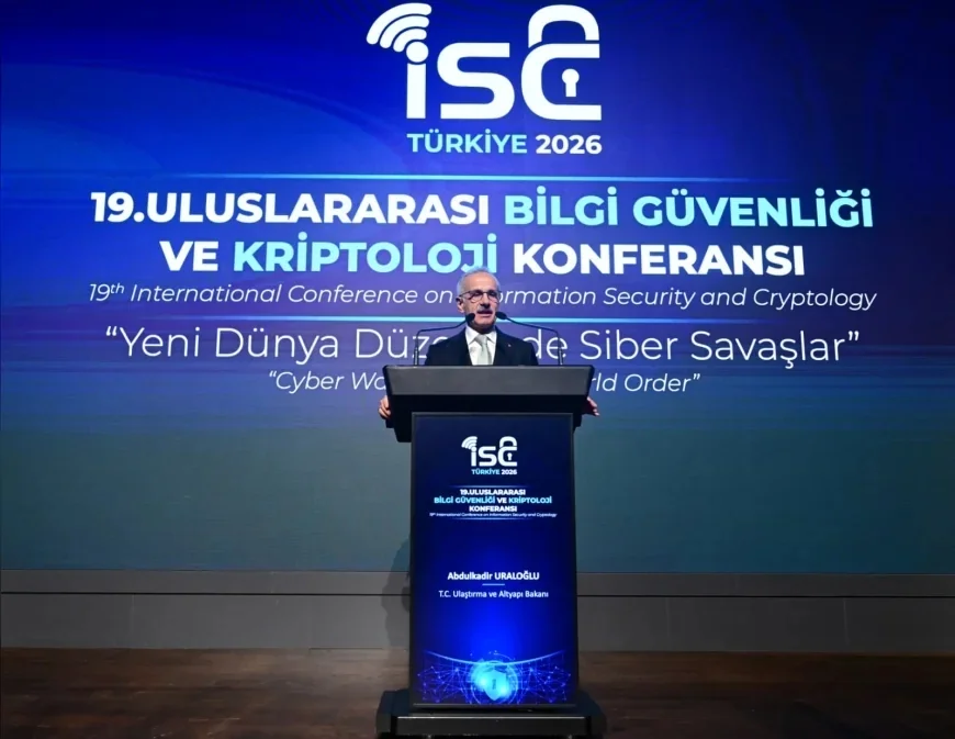 Ulaştırma ve Altyapı Bakanı Abdulkadir Uraloğlu: “TÜRKSAT Veri Merkezi ile kapasitemizi ilk fazda 3 kat, ikinci fazda 8 katın üzerine çıkaracağız”