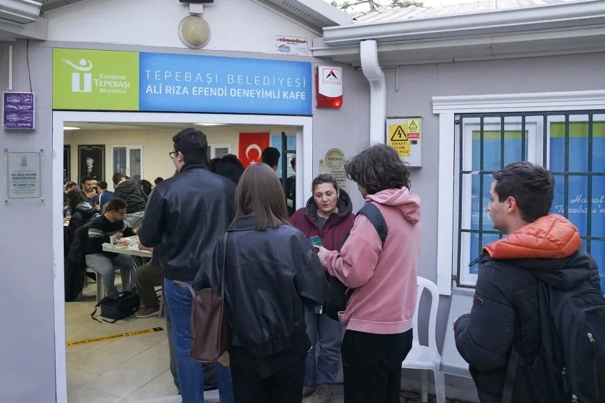 Tepebaşı Belediye Başkanı Dt. Ahmet Ataç: “2022’den Bu Yana Yaklaşık 70 Bin Öğrencimizle Aynı Sofrayı Paylaştık”