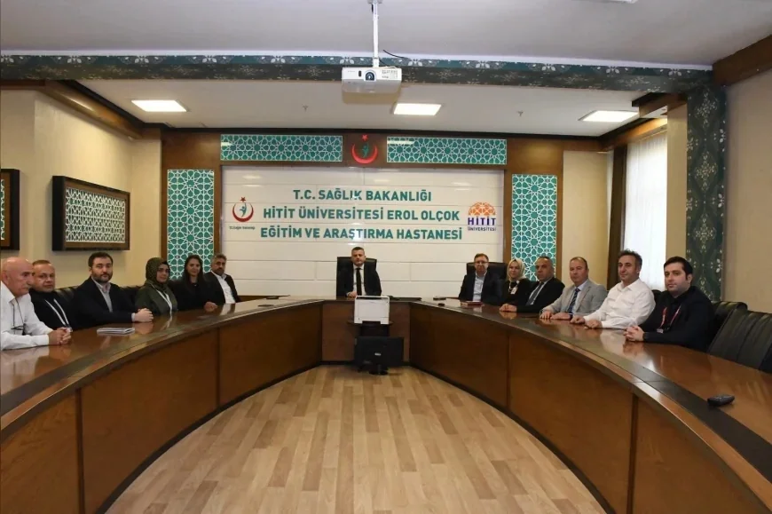 Çorum Erol Olçok Eğitim ve Araştırma Hastanesinde Sağlık Hizmetlerinin Kapasitesini Artırmaya Yönelik Kapsamlı Değerlendirme Toplantısı Yapıldı