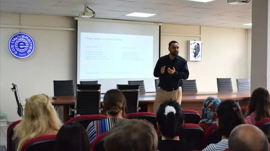 Ege Üniversitesinde Lisansüstü Eğitim Söyleşisi: “Fikir ve Teknoloji Üreten Ülkeler Küresel Ölçekte Söz Sahibi Oluyor”