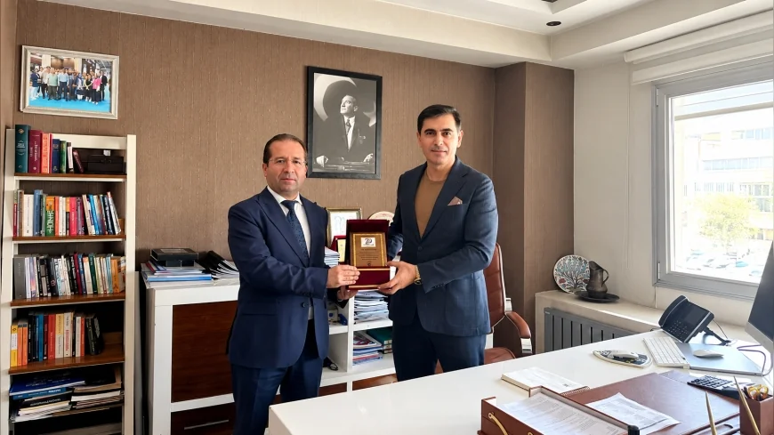 MİS Başak Yönetim Kurulu Başkanı Köksal Salim’e Merhamet ve Emek Ödülleri’ne Katkılarından Dolayı Teşekkür Plaketi