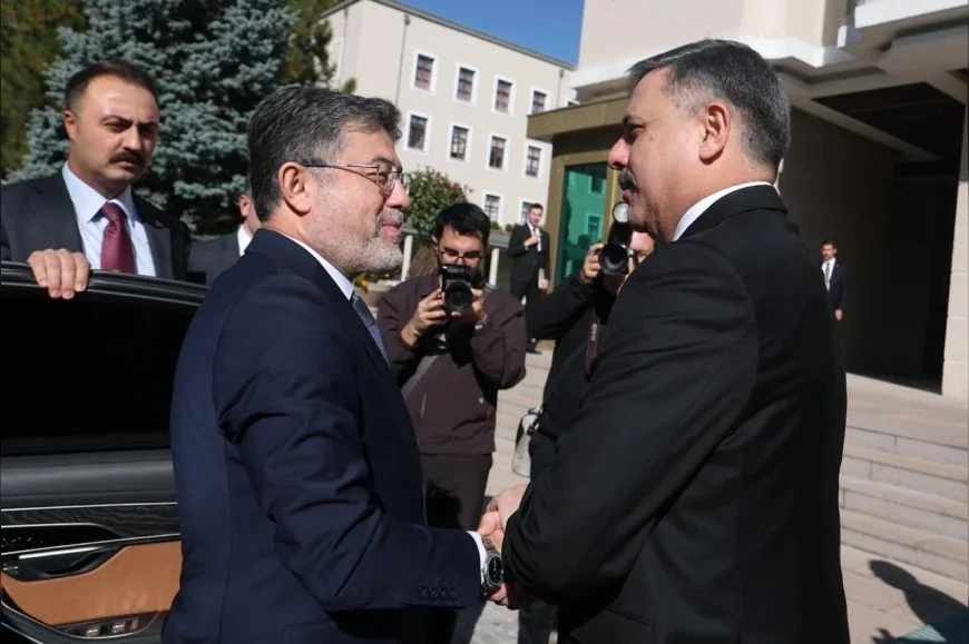 İçişleri Bakanı Mustafa Çiftçi: “Vatandaşımızın Güvenliğini Korurken Sahipsiz Hayvanlarımızın Refahını da Gözeteceğiz”