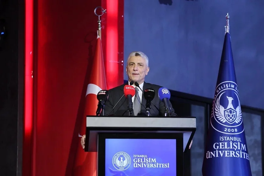 Ticaret Bakanı Ömer Bolat: “Güçlü Türkiye’nin Yarınları Gençlerimizin Omuzlarında Yükselecek”