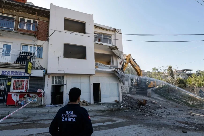 İzmir Büyükşehir Belediyesi Buca Onat Tüneli Projesi’nde 55 Yapı İçin Uzlaşı Sağladı, 26 Yapı Yıkıldı