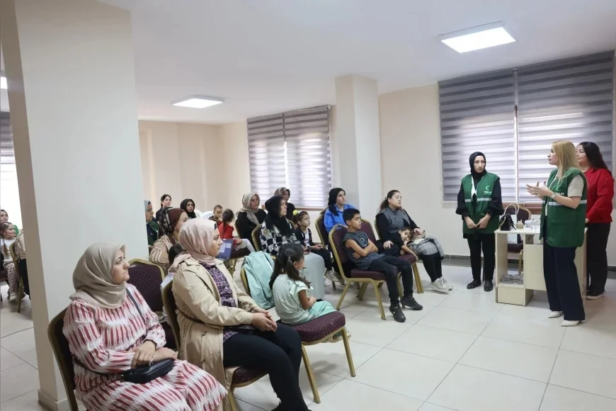Toroslar Belediyesinden Annelere Dijital Bağımlılıkla Mücadele Eğitimi: “Kadın Bilinçlenirse Toplum Bilinçlenir”