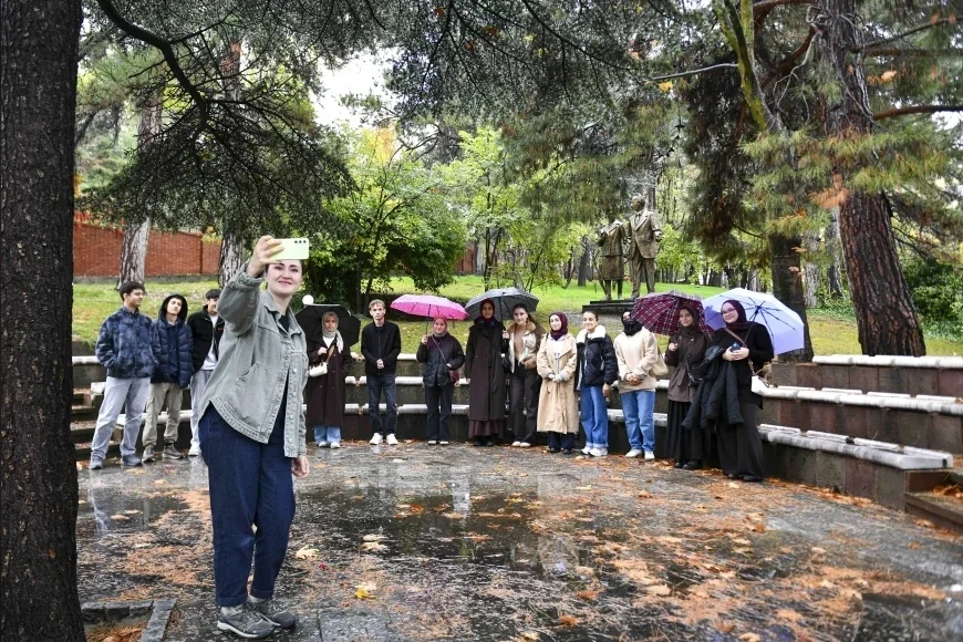 Ankara Büyükşehir Belediyesi Üniversite Öğrencilerine Panoramik Başkent Turu Düzenledi