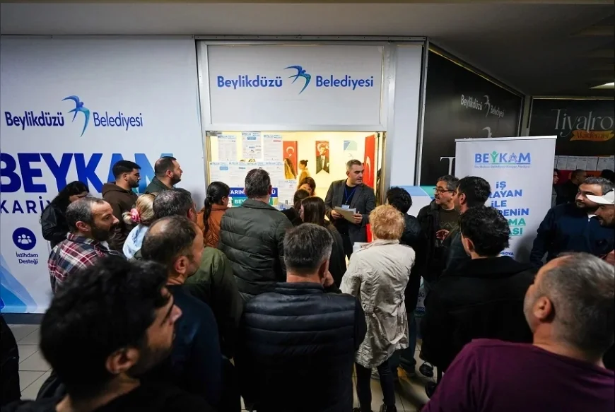 Beylikdüzü Belediyesi BEYKAM ile 14 Firmayı ve Yaklaşık 500 İş Arayan Vatandaşı İstihdam Buluşmasında Bir Araya Getirdi
