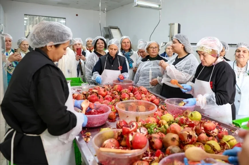 Efeler Belediye Başkanı Anıl Yetişkin, Türk Kadınlar Konseyi Derneği Üyelerini Ağırladı