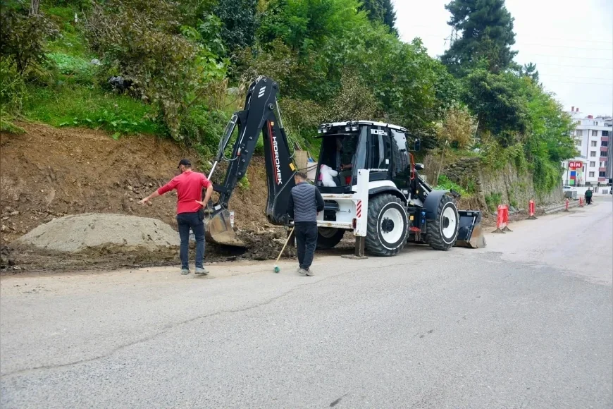 Giresun Belediyesi Güre Mahallesi’nde Öğrenciler İçin 130 Metrelik Yeni Kaldırım Yapımına Başladı