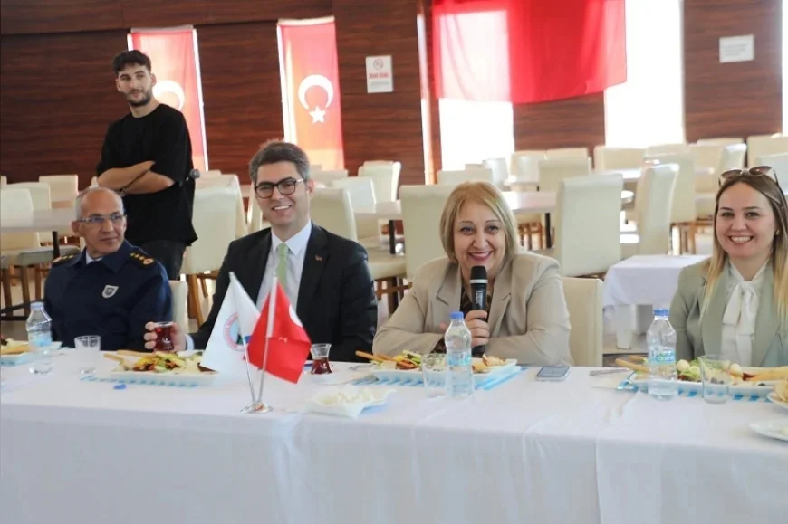 Menderes Belediye Başkan Vekili Asuman Şen: “Muhtarlarımızla Birlikte Halka Hizmet Etmeye Devam Edeceğiz”