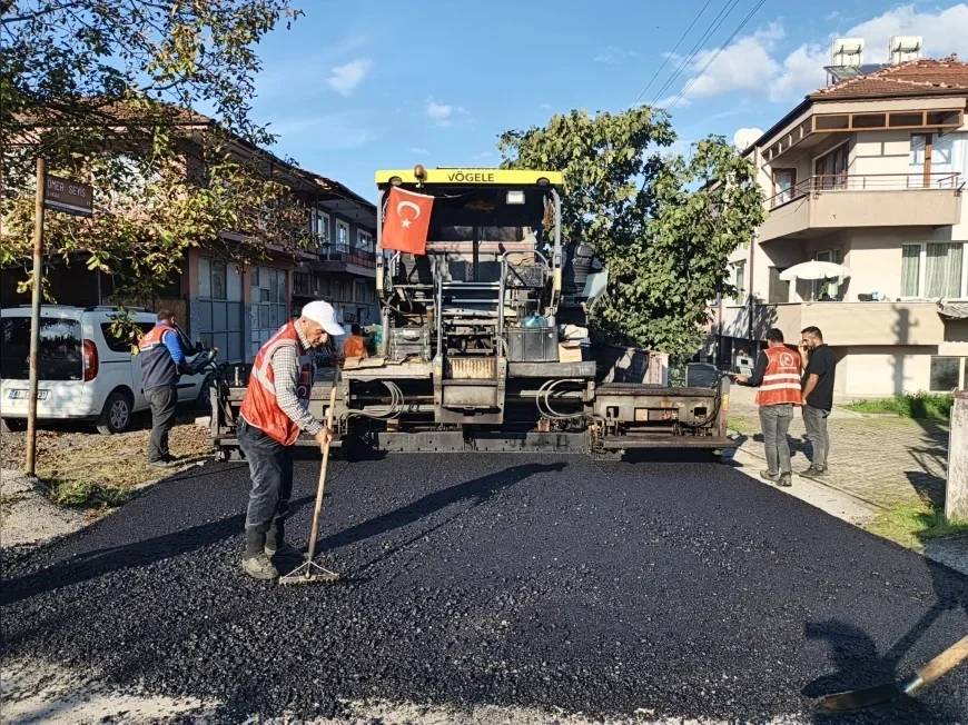 Düzce Belediyesi Asfalt Çalışmalarını Hızlandırdı: Üç Mahallede Gece Gündüz Mesai Başlıyor
