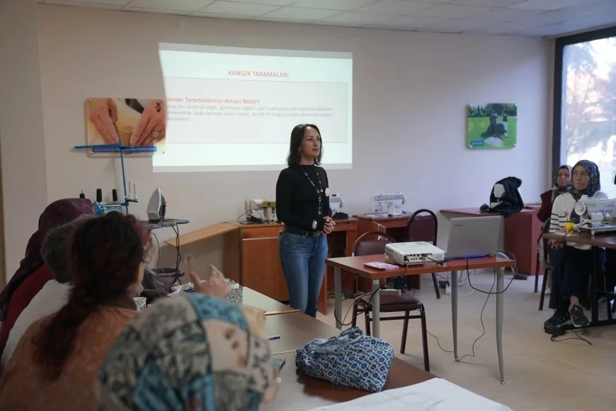 Tepebaşı Belediyesi Zişan Kızılcıklı Belde Evi’nde 26 Kadına Meme Kanseri Farkındalık Eğitimi Verildi