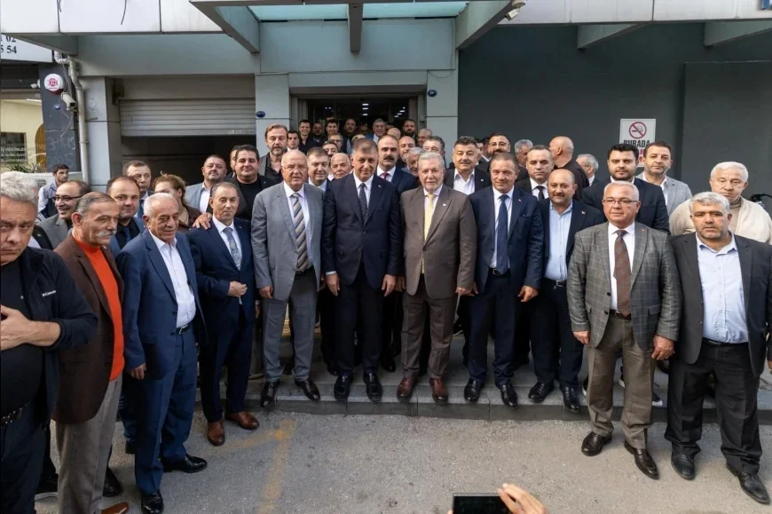 İzmir Büyükşehir Belediye Başkanı Dr. Cemil Tugay: “Ulaşıma zam yapmayacağız, suyu ucuzlatacağız”