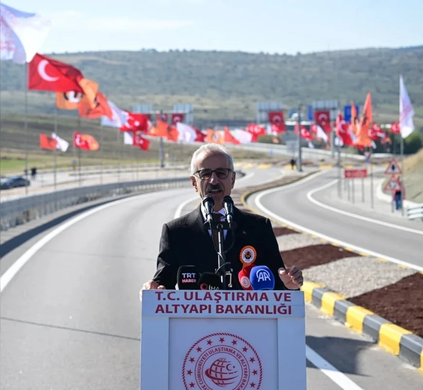 Ulaştırma ve Altyapı Bakanı Abdulkadir Uraloğlu: “Seyahat süresini 45 dakikadan 24 dakikaya düşürdük”
