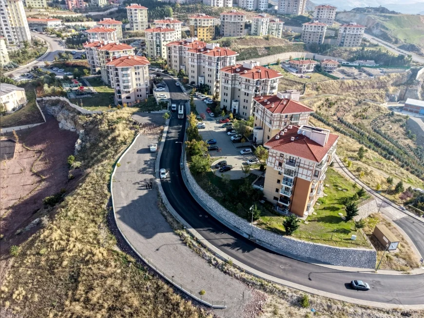 Altındağ Belediye Başkanı Dr. Veysel Tiryaki: “Baraj Mahallesi’nde 2 Bin 860 Ton Asfalt Sererek Yollarımızı Yeniledik”