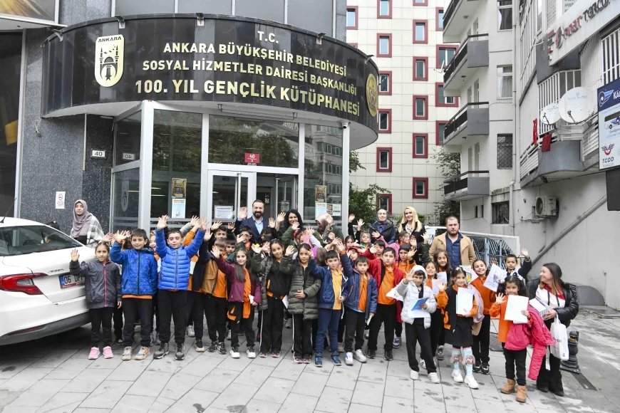 Ankara Büyükşehir Belediyesi 100. Yıl Gençlik Kütüphanesi’nde Minik Okurları Kitaplarla ve Atatürk’ü Anlatan Animasyonlarla Buluşturuyor