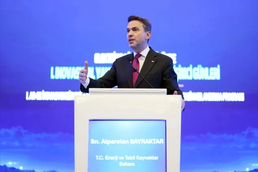 Enerji ve Tabii Kaynaklar Bakanı Alparslan Bayraktar: “Elektrik İletim ve Dağıtım Altyapımızda Yaklaşık 100 Milyar Dolarlık Yatırım Öngörüyoruz”