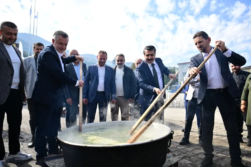 YILDIRIM BELEDİYE BAŞKANI OKTAY YILMAZ: “NEBİ DEDE ÇORBASI GELENEĞİ BİRLİK VE BERABERLİĞİN EN GÜZEL NİŞANESİDİR”