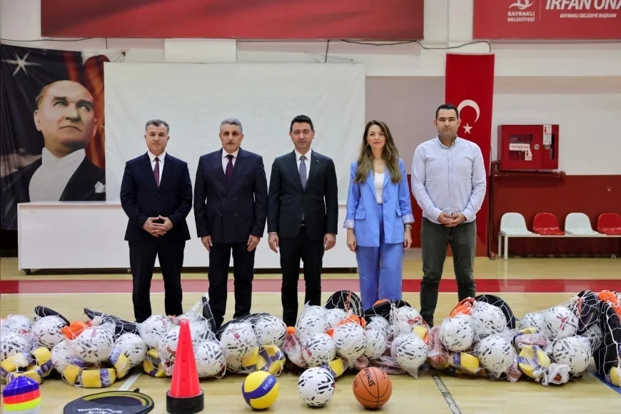 Bayraklı Belediye Başkanı İrfan Önal: “51 Okulumuza 1,5 Milyon TL’lik Spor Malzemesi Desteği Sağladık”