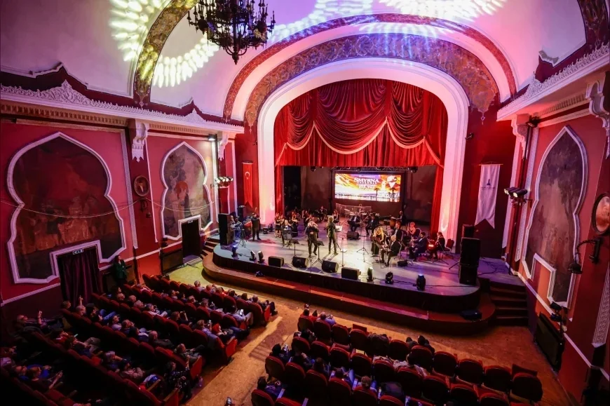 İzmir’de Cumhuriyet’in 103’üncü Yıl Kutlamaları Smyrna Ensemble Konseriyle Başladı