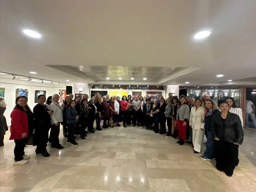 KONAK’TA 57 SANATÇININ ESERLERİ CUMHURİYETİN 103. YIL DÖNÜMÜNDE AYNI SERGİDE BULUŞTU