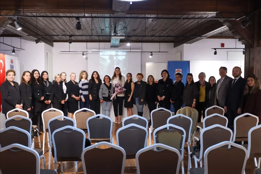 Yalova Belediyesi ve Yalova Barosu Cumhuriyet’in Kadınlara Kazandırdığı Hakları Panelde Ele Aldı