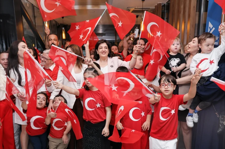 Adana’da Özel Gereksinimli Minik Şefler Cumhuriyet Coşkusunu Ay Yıldızlı Lezzetlerle Yaşadı