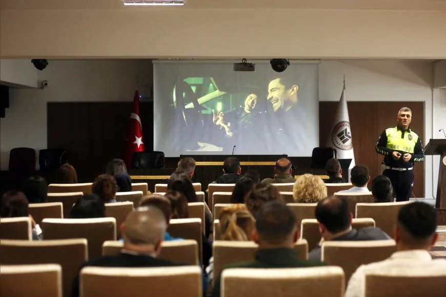 Yenimahalle Belediyesi Personeline Trafik Güvenliği Eğitimi Verildi, Kazalarda İnsan Hatasının Rolü Anlatıldı