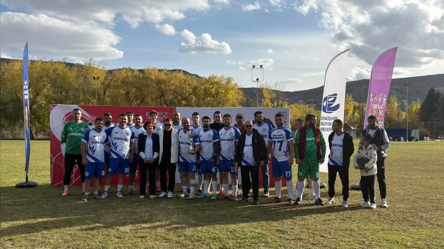 Eskişehir’de 2026 Cumhuriyet Kupası’nı Penaltılarda Rakibini 4-2 Yenen Odunpazarı Başkanlık Takımı Kazandı
