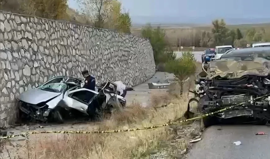 Çorum Alaca’da İki Otomobilin Çarpıştığı Feci Kazada 9 Yaşındaki Çocukla Birlikte 4 Kişi Hayatını Kaybetti