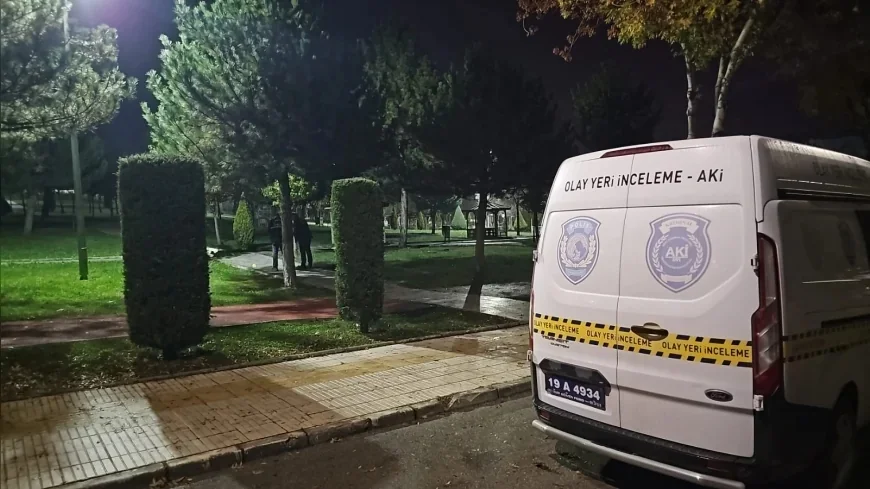 Çorum’da Parkta Pompalı Tüfekle Ateş Açan Genç, Husumetli Olduğu Kişi Tarafından Bıçaklandı