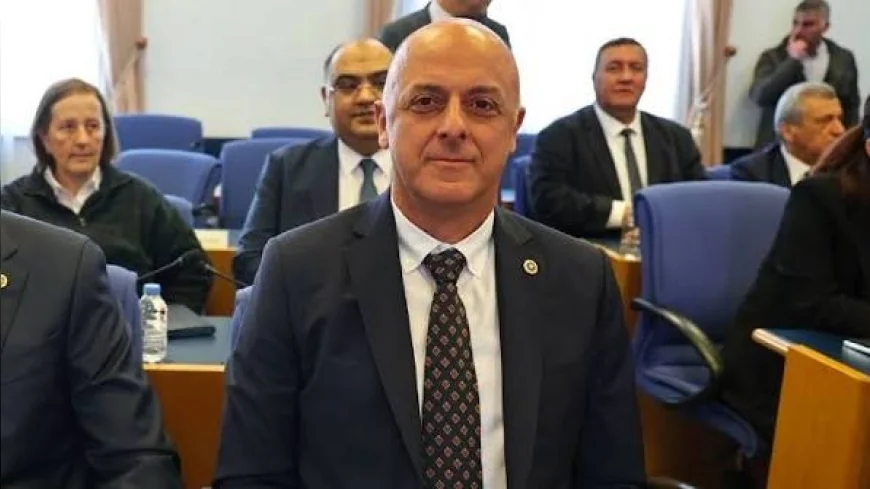 YENİ Parti İzmir Milletvekili Prof. Dr. Ümit Özlale: “Buradan hiçbir istifa çıkmayacak mı?”