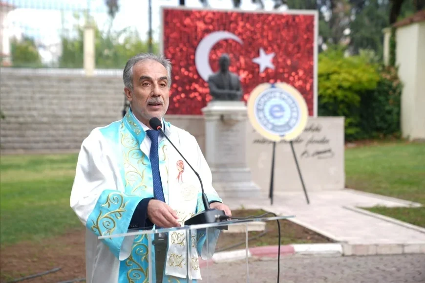 Ege Üniversitesinde Cumhuriyetin 103’üncü Yıl Dönümü Törenle Kutlandı, Rektör Alcı Bilim ve Eğitim Vurgusu Yaptı