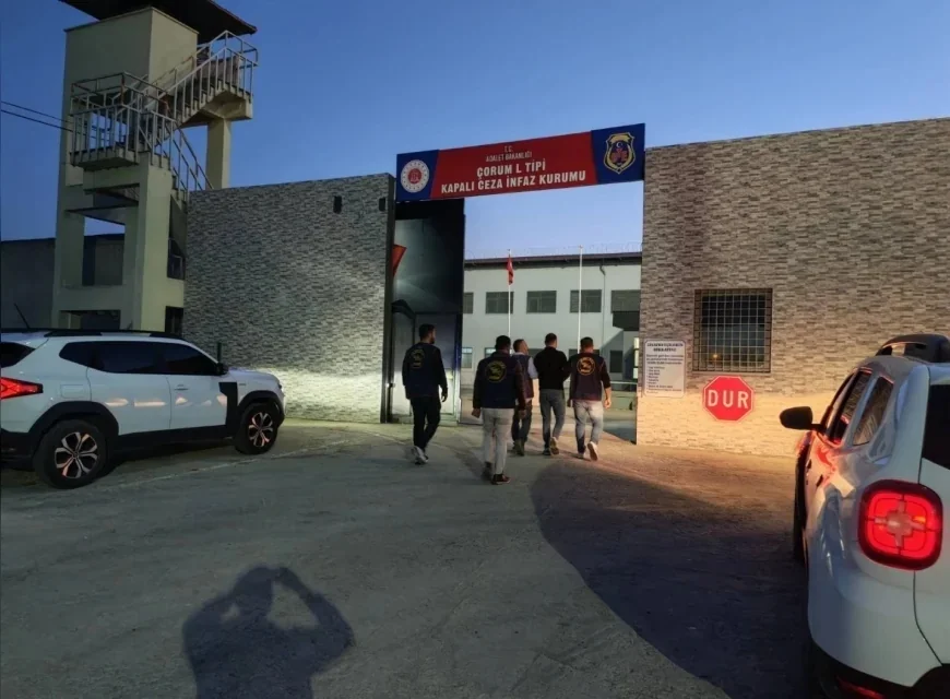 Çorum JASAT Ekiplerinden Ekim Ayında Büyük Operasyon: Kesinleşmiş Hapis Cezaları Bulunan 25 Aranan Şahıs Yakalandı