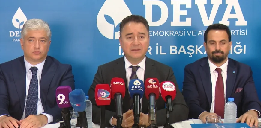 DEVA Partisi Genel Başkanı Ali Babacan: “Cumhuriyet tarihinin en büyük piyasa dolandırıcılığı oluyor”